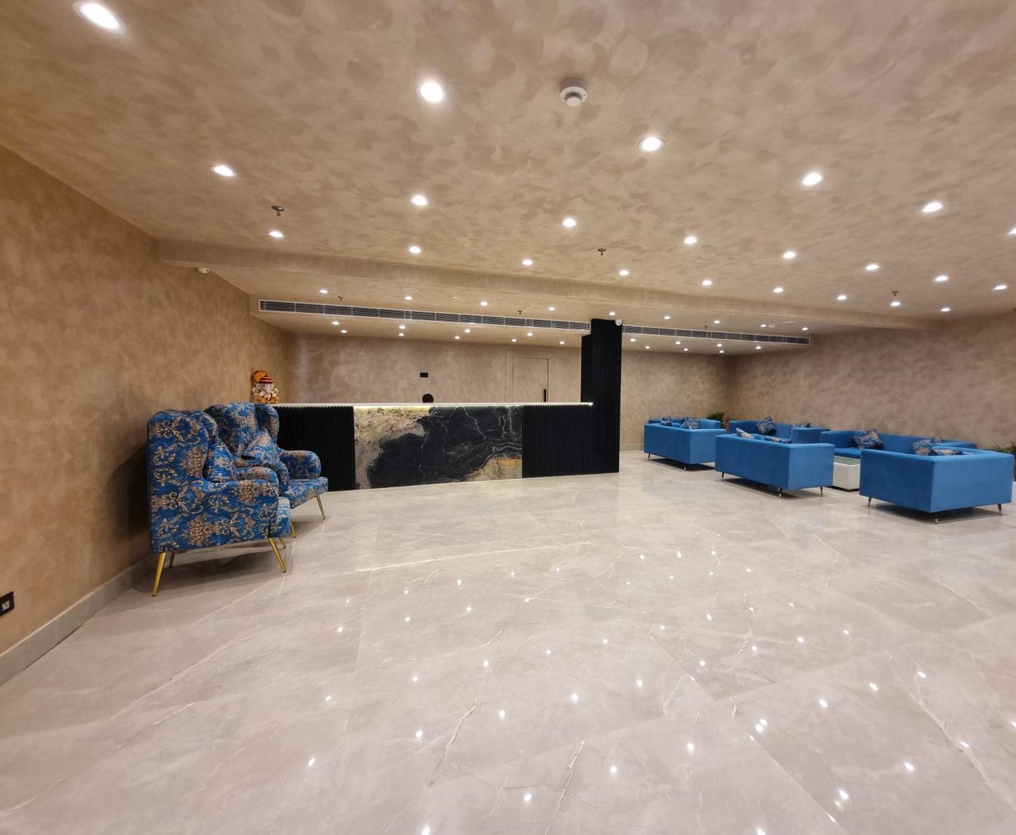 Dolphin Club Hotel Chinhat Ngoại thất bức ảnh