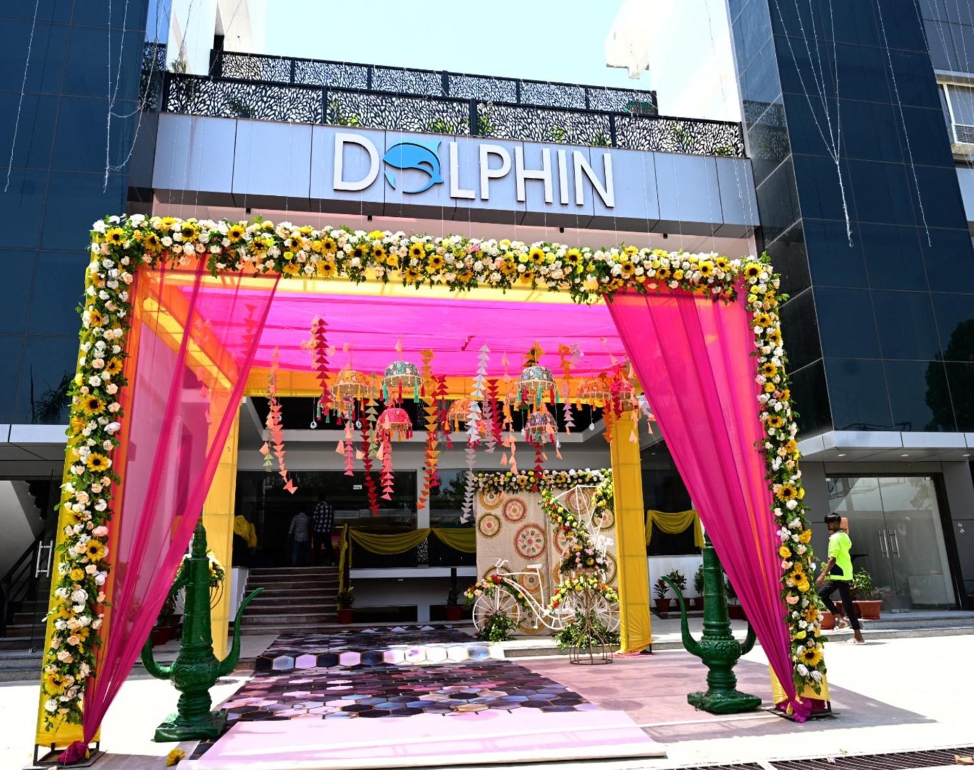 Dolphin Club Hotel Chinhat Ngoại thất bức ảnh